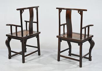 KARMSTOLAR, ett par, Kina, 1800/1900-tal.