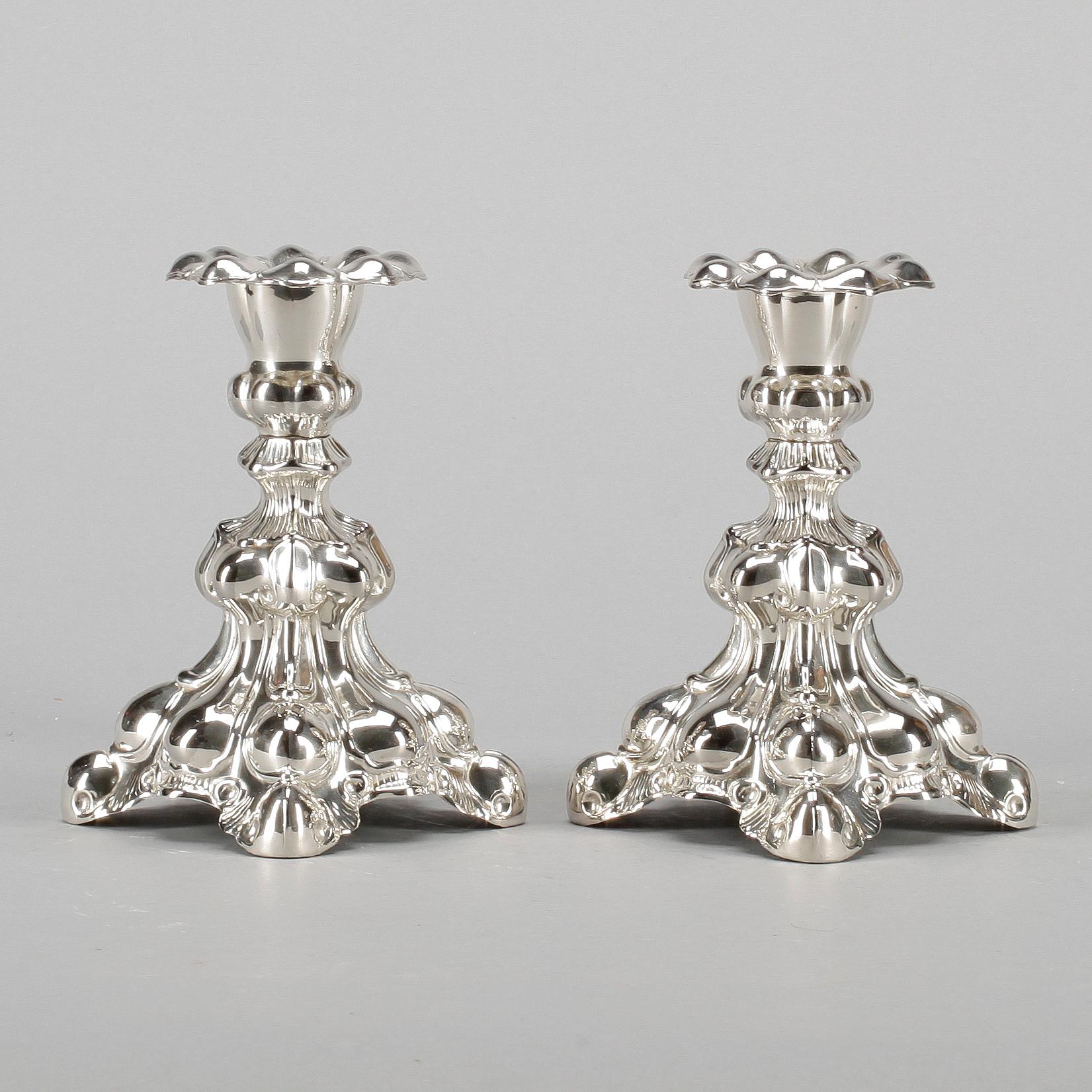 LJUSSTAKAR, ett par, nysilver, barockstil, 1900-tal.