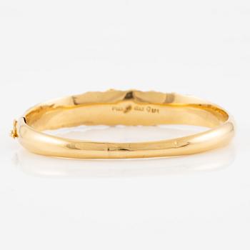 A bracelet in 18K gold with emeralds and pearls, 19th century.