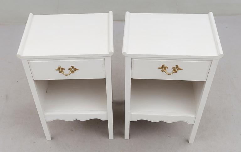 SÄNGBORD, 1 par, 1900-talets mitt.