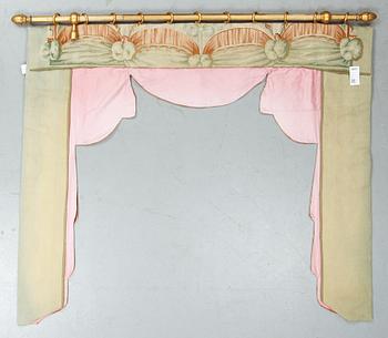 Gardiner med kappa i ett, 4 st. samt liten låda, gobelängteknik, Aubusson 1800-talets andra hälft.