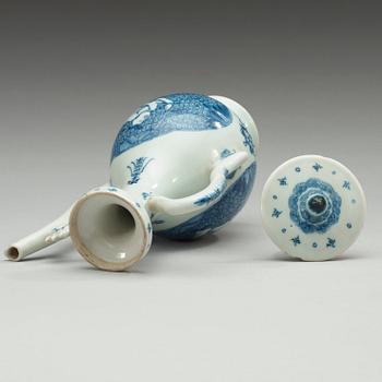 A blue and white ewer with cover, Qing dynasty.