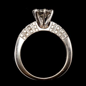 RING, 14k guld med briljantslipad diamanter, tot ca 1,2 ct. Vikt ca 6 g.