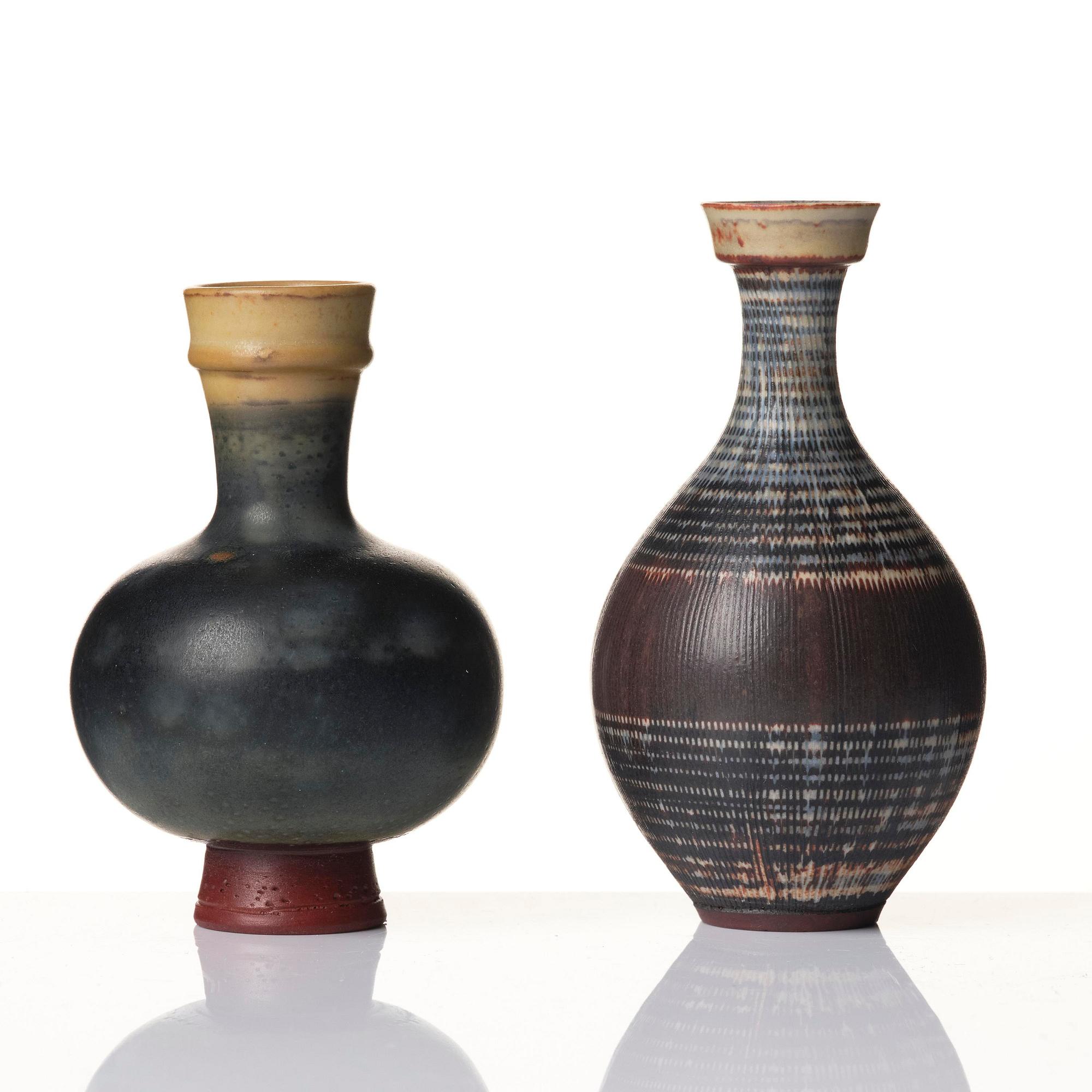 Wilhelm Kåge, a set of two Farsta stoneware vases and a bowl, Gustavsberg Studio 1950s.