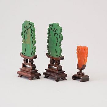 Three Chinese 20th century sculptures on stand, wood and agathe.