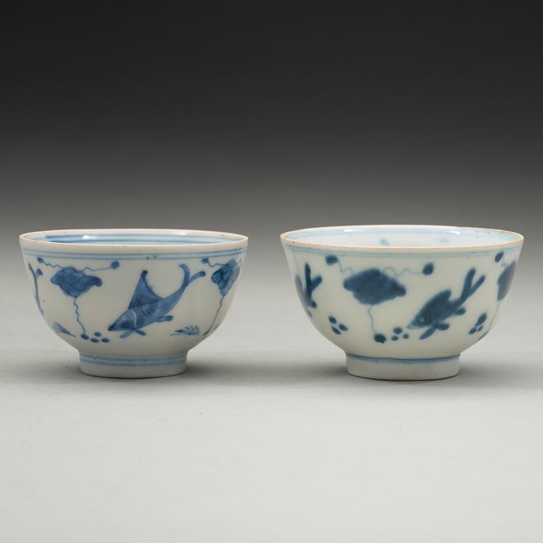 Two blue and white bowls, Ming dynasty, Wanli (1572-1620).