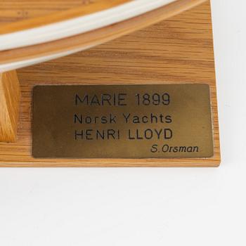 A wooden scale model of the Norwegian yacht "Marie" 1899 by Sören Orsman.