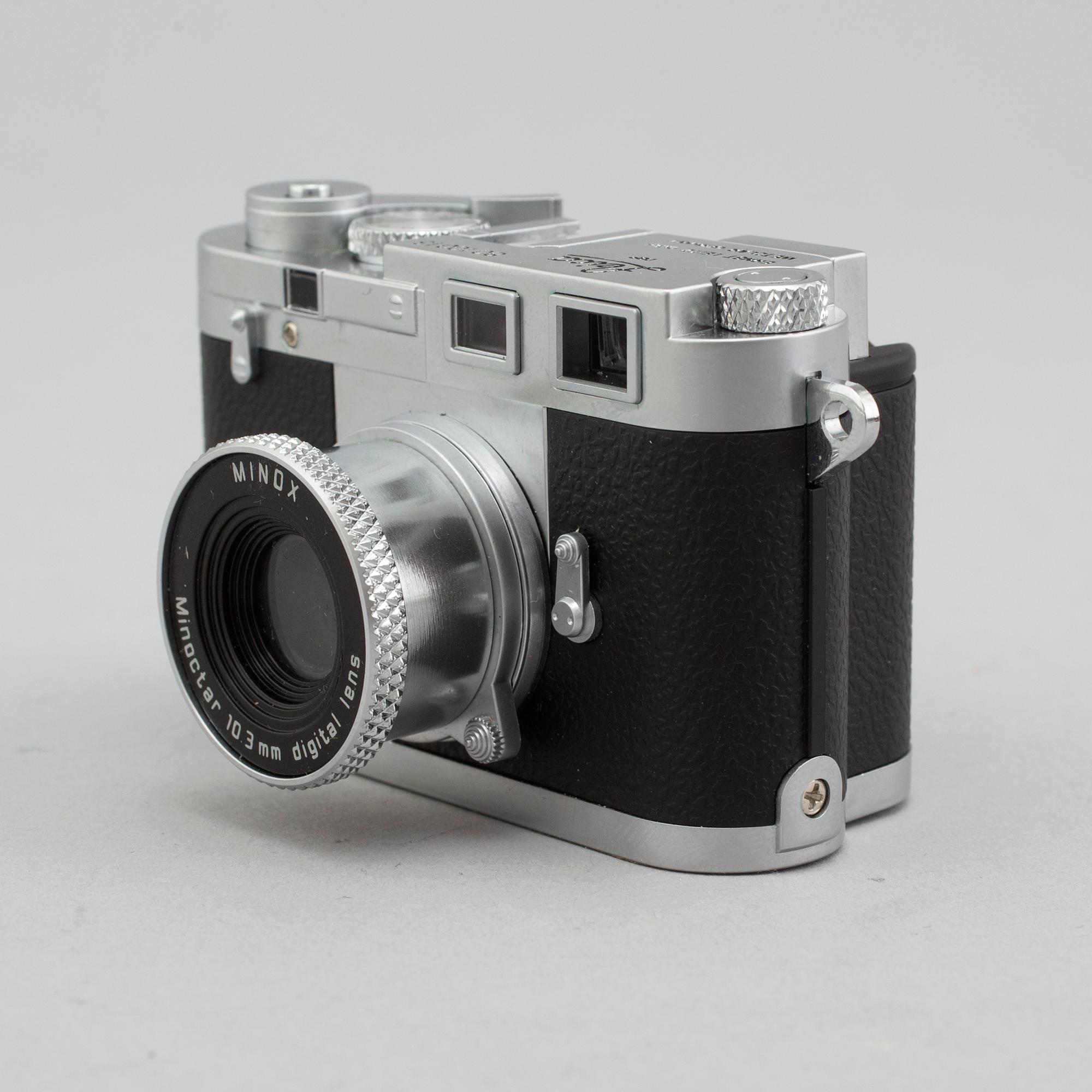 Digital Classic Camera Leica M3, Minox.