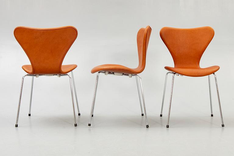 Arne Jacobsen,, chairs, 6 pcs, "Sjuan", Fritz Hansen, Denmark later part of the 20th century.