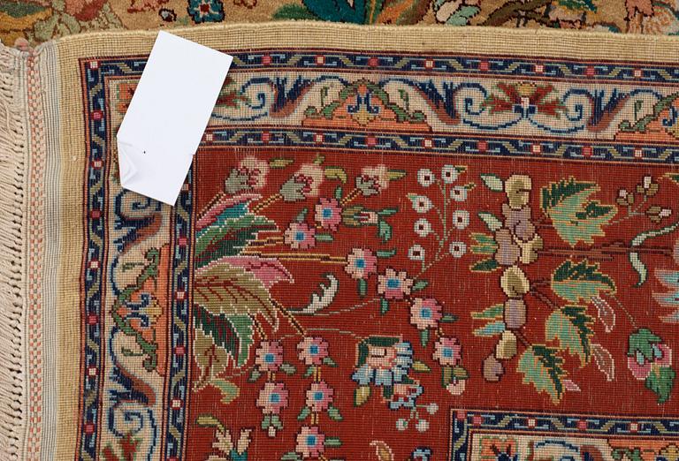 OLD SILKE TÄBRIS. 260 x 151-163,5 cm.