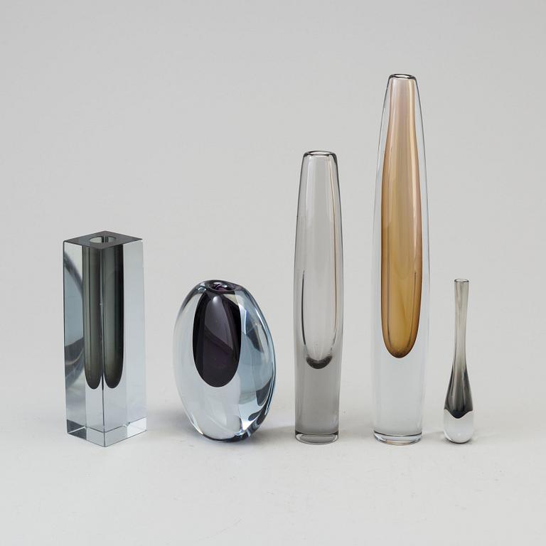 a set of 5 glass vases by Gerda and Asta Strömberg, Strömbergshyttan.