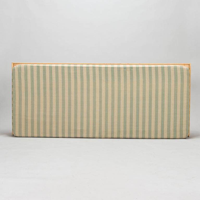 Alvar Aalto, dagbädd/säng, modell E710, Artek 1970-tal.