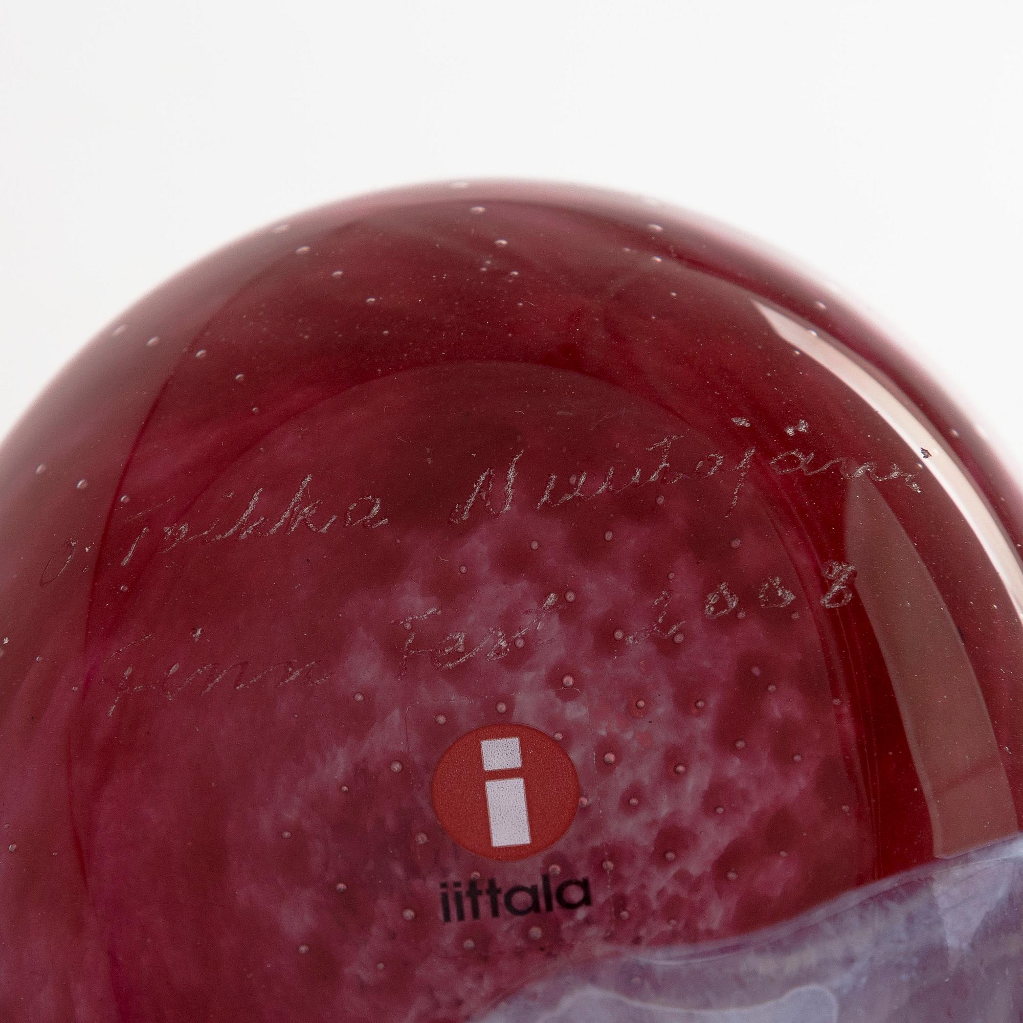 Oiva Toikka, A glass bird 'Common redpoll' signed O. Toikka Nuutajärvi Finn Fest 2008.