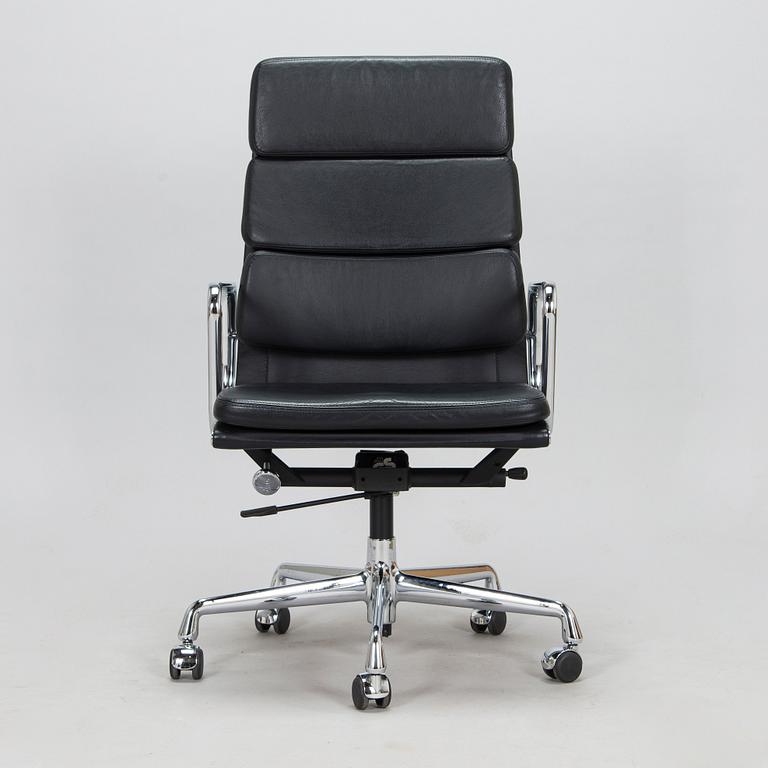 Charles & Ray Eames, A 21st Century "Soft Pad Chair EA 219, high backrest" office chair, Vitra.