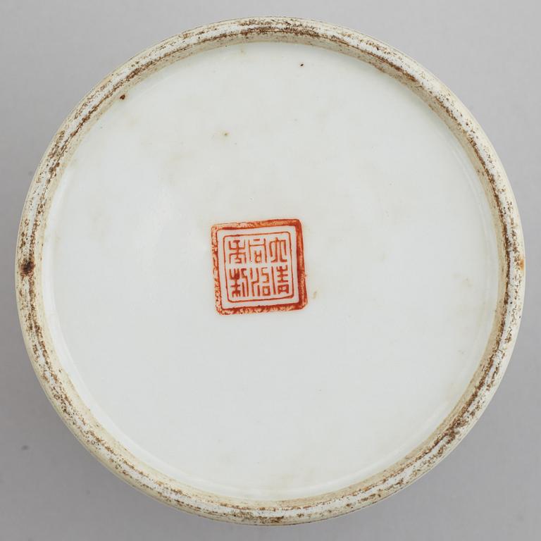 A famille rose table lamp made out of a lantern, and a teapot, dish and jar, late Qing dynasty.