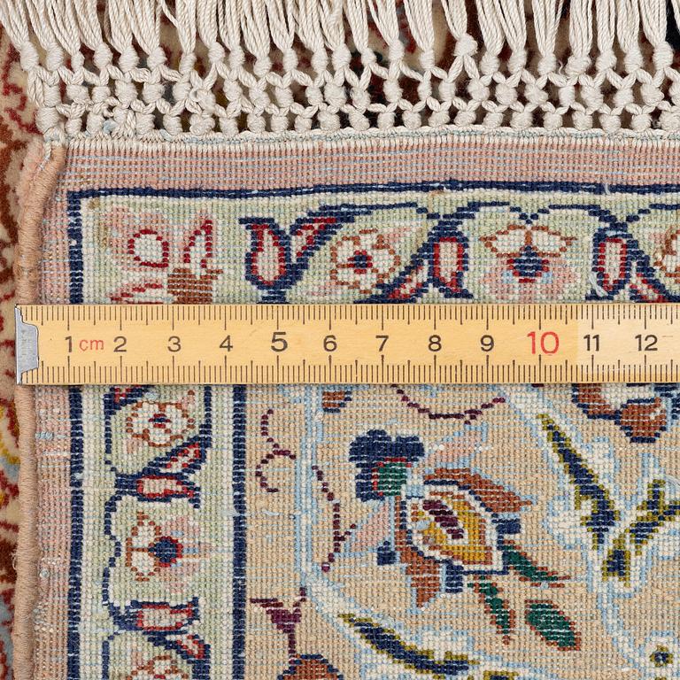 Matta, semiantik Isfahan, centrala Persien, signerad Mamoury, ca 163 x 109 cm.