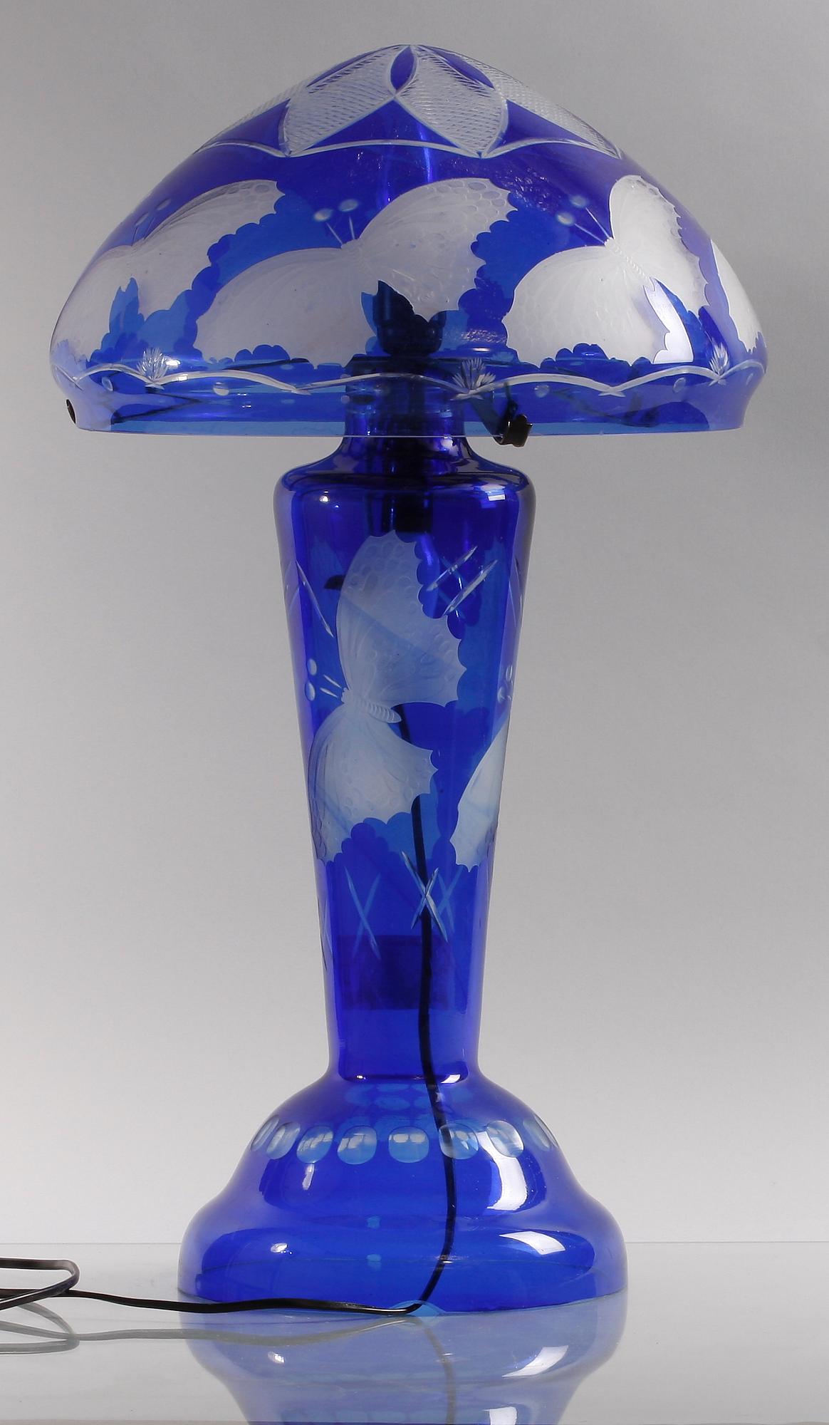 BORDSARMATUR, glas.