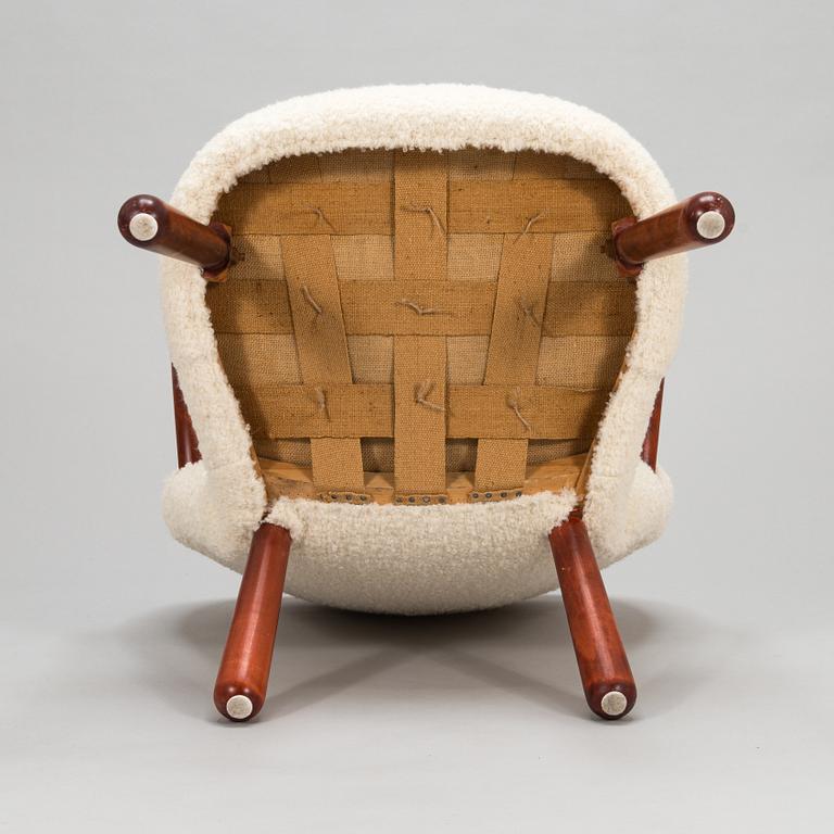 Philip Arctander, todennäköisesti, nojatuoli, Clam chair". Suunniteltu noin 1944.