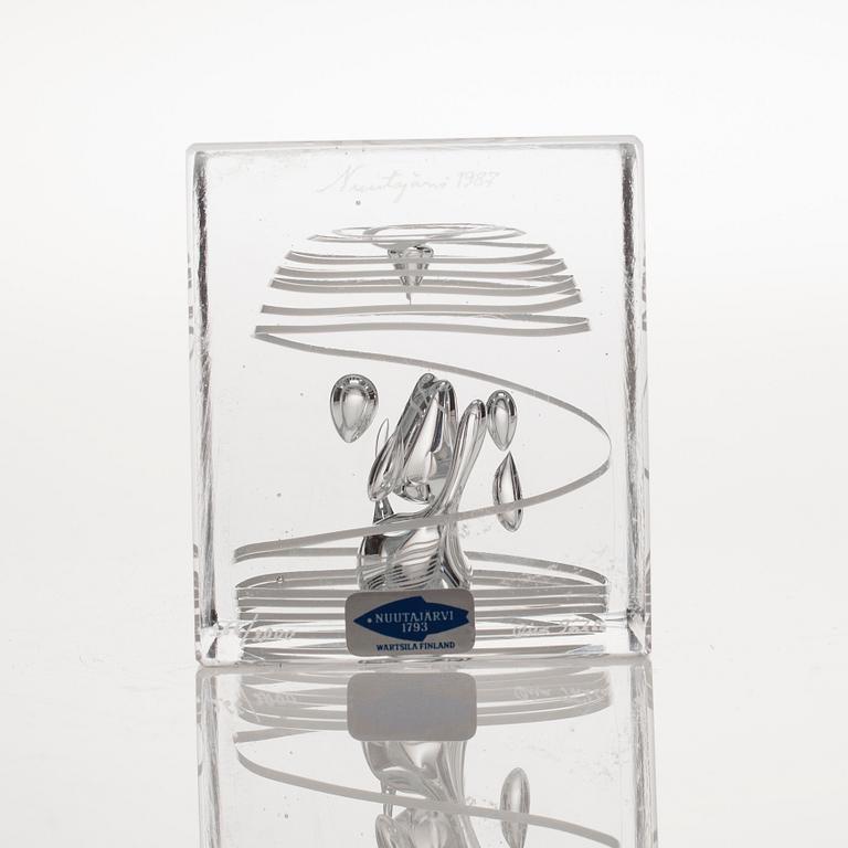 ÅRSKUB, glas, signerad Oiva Toikka, Nuutajärvi 1987, 568/2000.