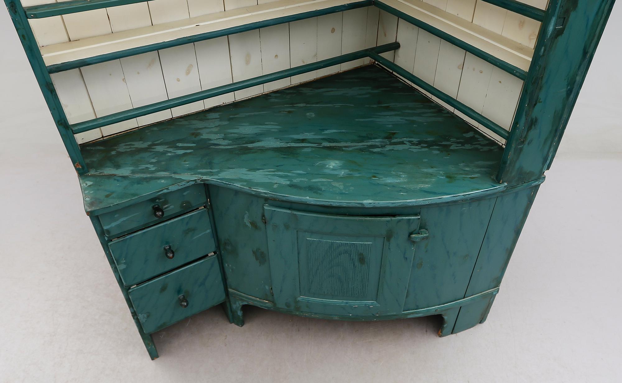 HÖRNSKÅP, allmoge, 1700-tal/1800-tal.