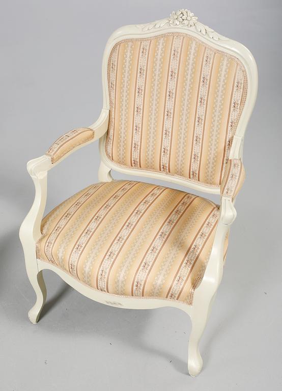 KARMSTOLAR, ett par, rokokostil, 1900-tal.