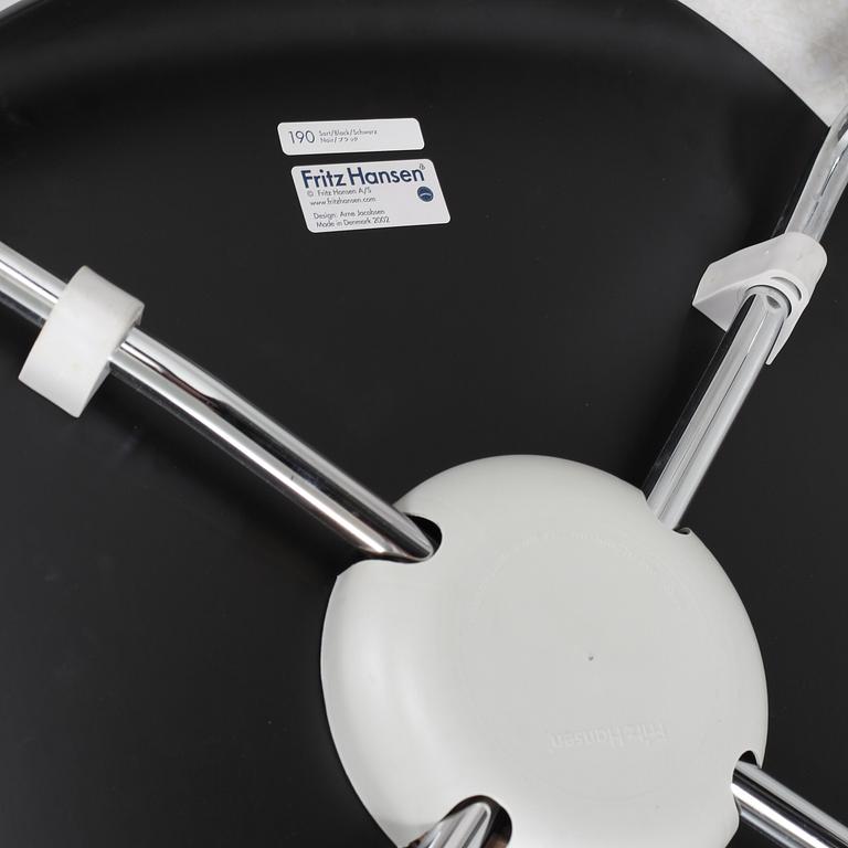 STOLAR, 6 st, "Sjuan", Arne Jacobsen, Fritz Hansen, 2002.