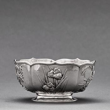 Skål, silver. Shanghai, omkring 1900. Märkt Luen Wo.