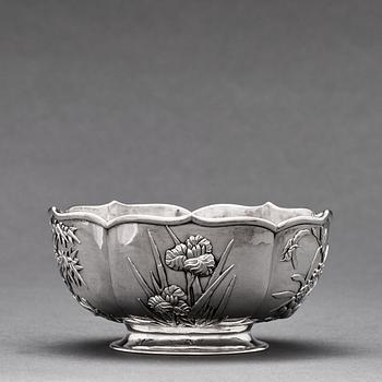 A silver bowl, Shanghai, circa 1900. Makers Mark Luen Wo.