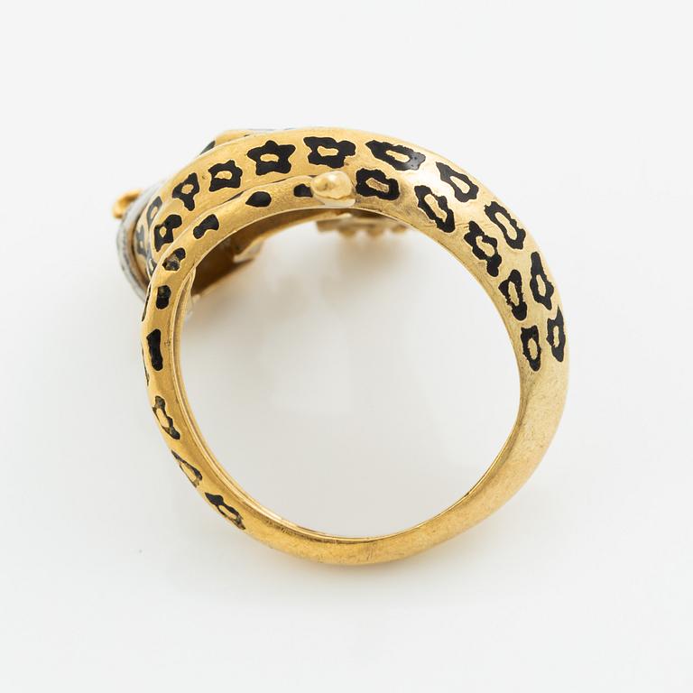 Ring probably by Carrera y Carrera, 18K gold in the form of a panther with enamel and brilliant-cut diamonds.