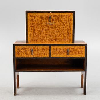 A 1930's cabinet.