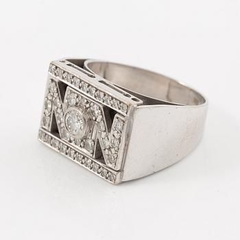 Ring, 18K white gold set with brilliant-cut diamonds.