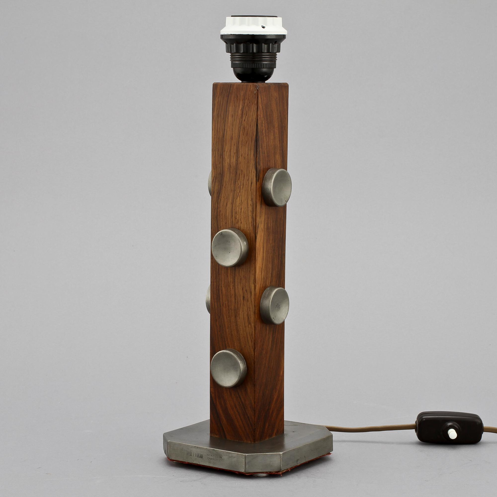 BORDSLAMPA, Koppar & Tennsmide, 1900-talets andra hälft.