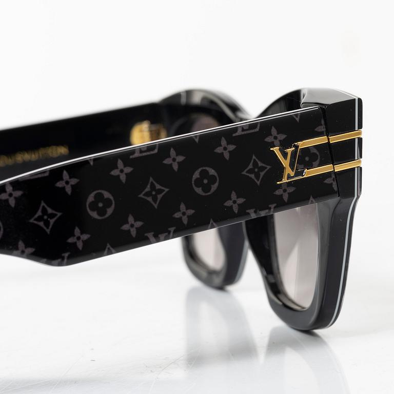 Louis Vuitton, Sunglasses.