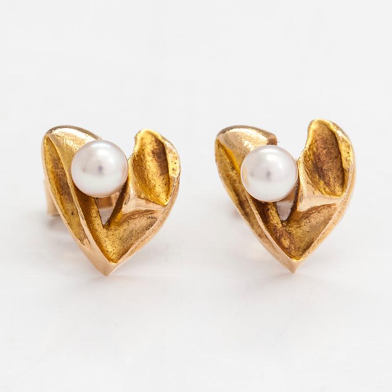 Björn Weckström, a pair of 14K gold and cultured pearl earrings 'Tundra flower' for Lapponia.