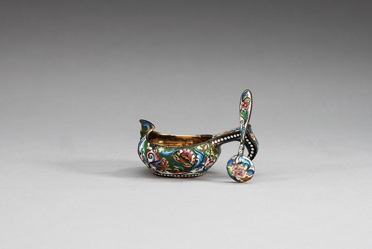 A RUSSIAN SILVER-GILT AND ENAMELD KOVSH, unidentified makers mark, Moscow 1908-1917.