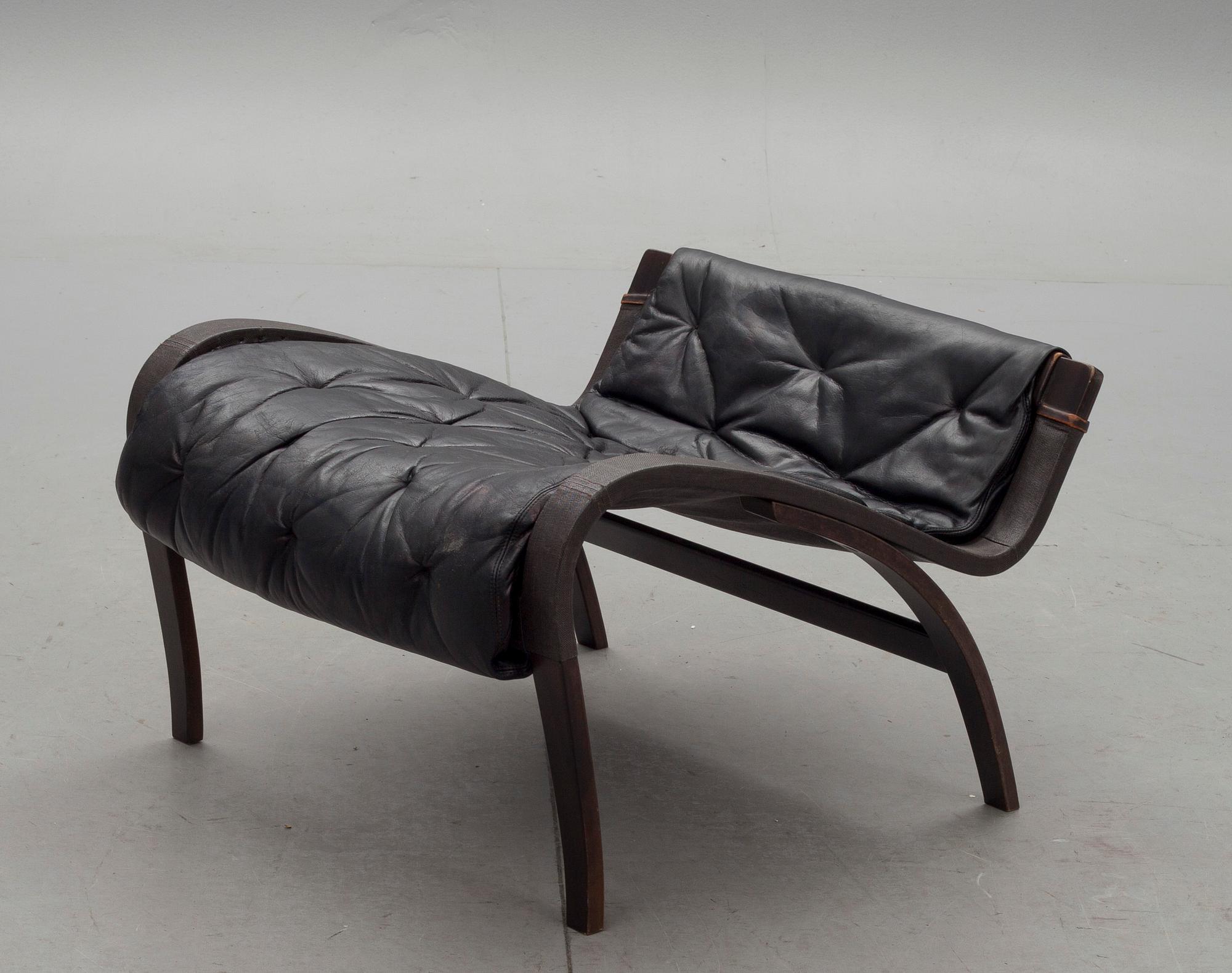 FOTPALL, "Pernilla" design Bruno Mathsson.