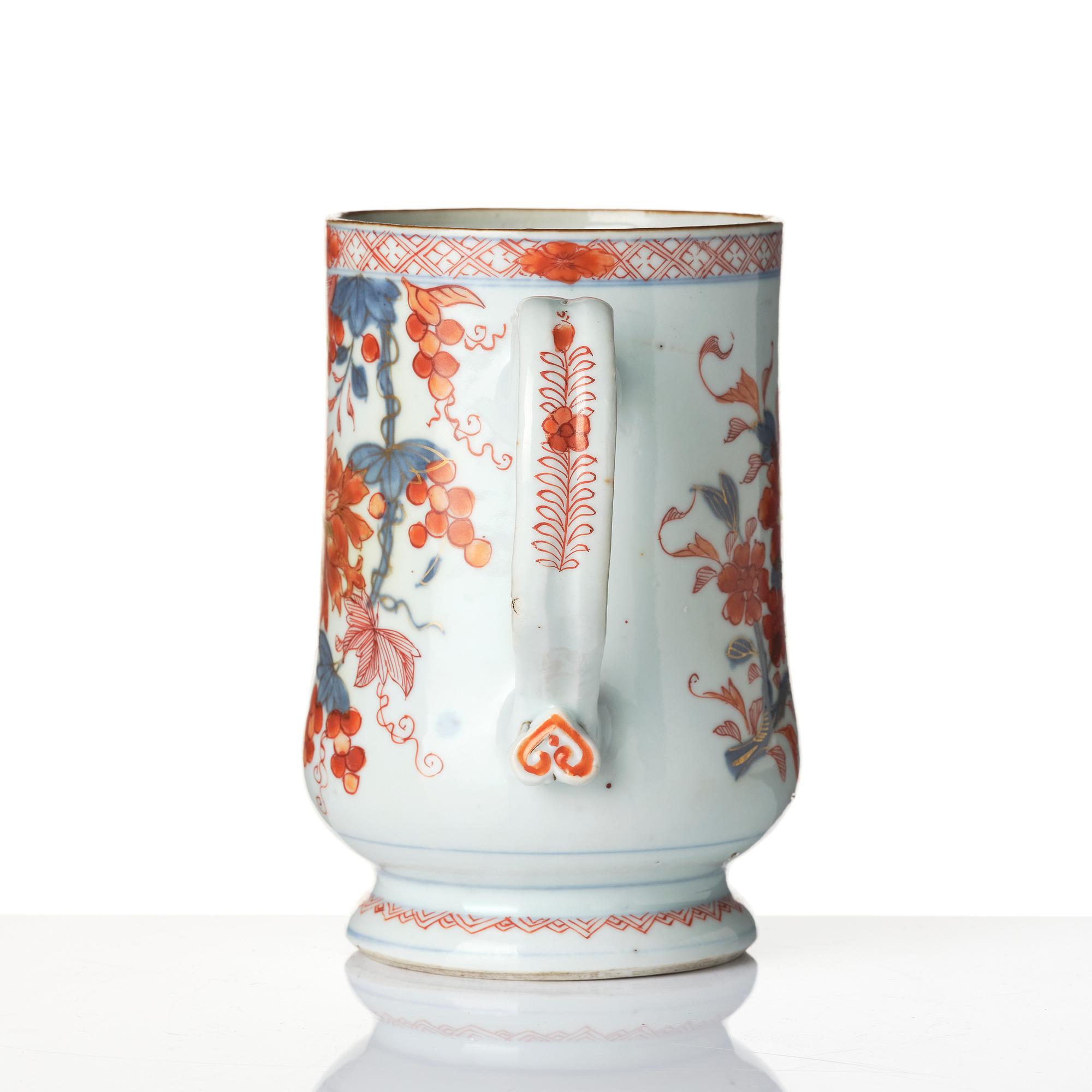 A Chinese imari export porcelain mug, Qing dynasty (1736-95).