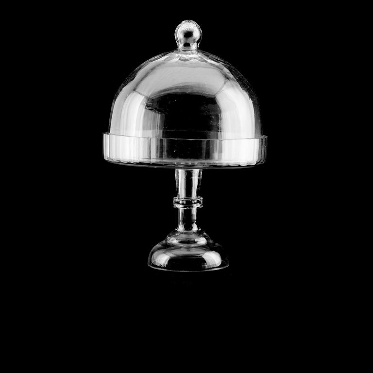 TÅRTFAT med kupa, glas, 1800-talets mitt.