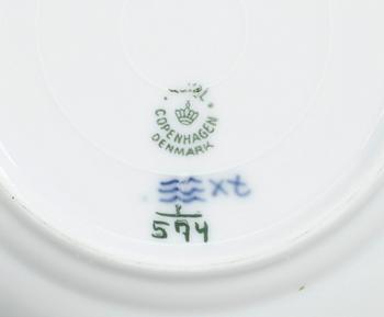 KAFFESERVIS / SERVISDELAR, 15 delar, porslin, "Musselmalet",  Royal Copenhagen och Bing & Grøndahl.