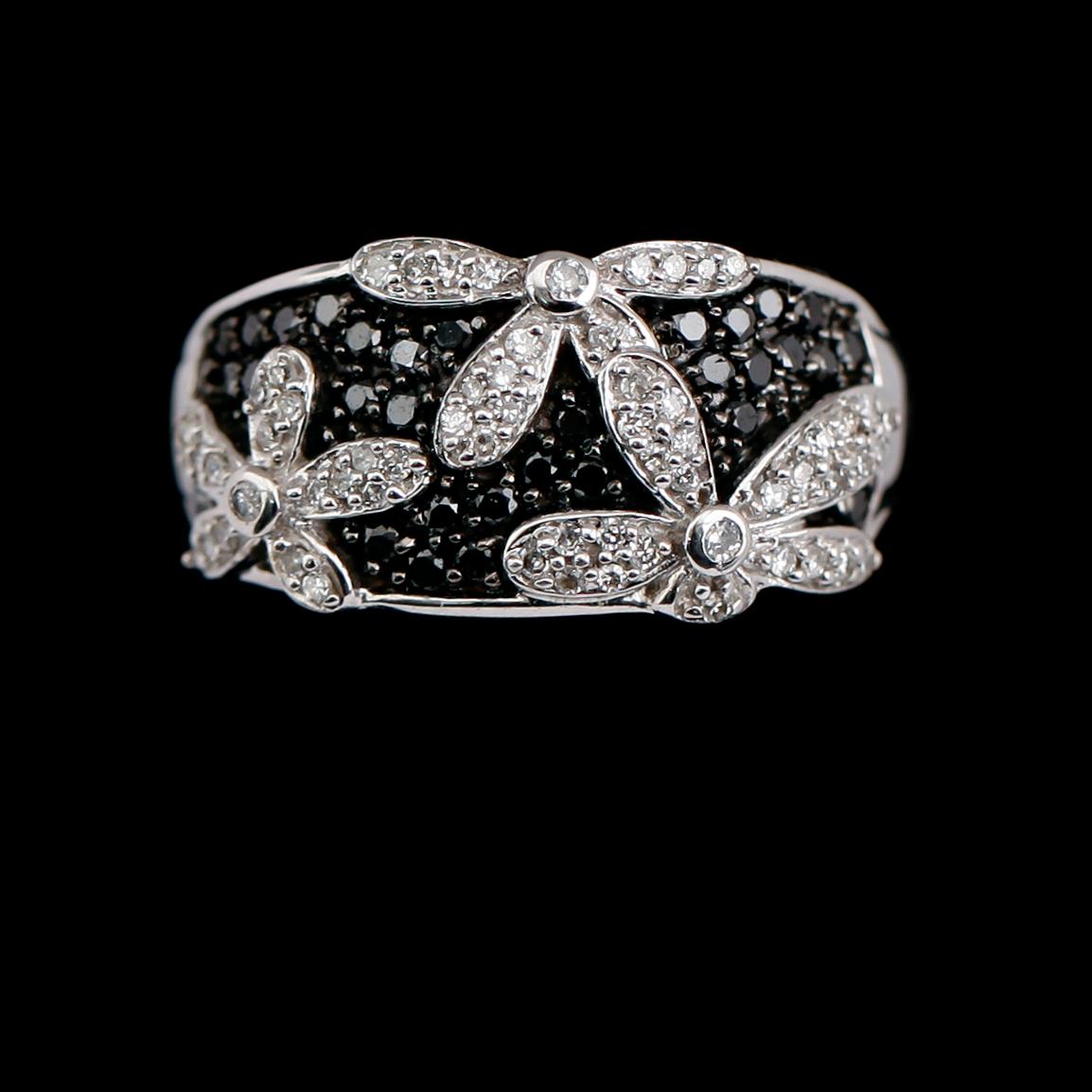 RING, 14 k vitguld, briljantslipade diamanter tot 0.50 ct.