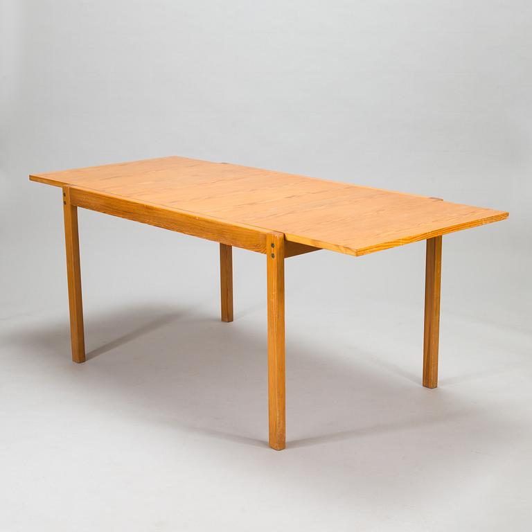 Eero Aarnio, ruokapöytä ja tuoleja, 6 kpl, "Pine", Asko 1960-luku.