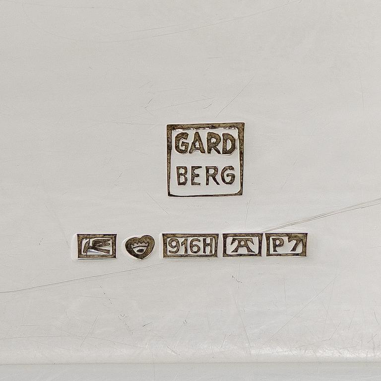 Bertel Gardberg, A lidded silver box with rosewood interior,  for Kultateollisuus, Turku 1968.