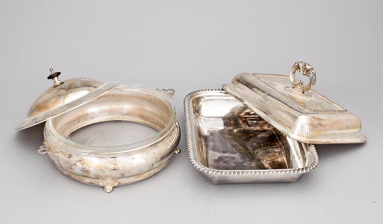 KAROTTER MED LOCK, 2 st, nysilver, 1900-talets andra hälft.