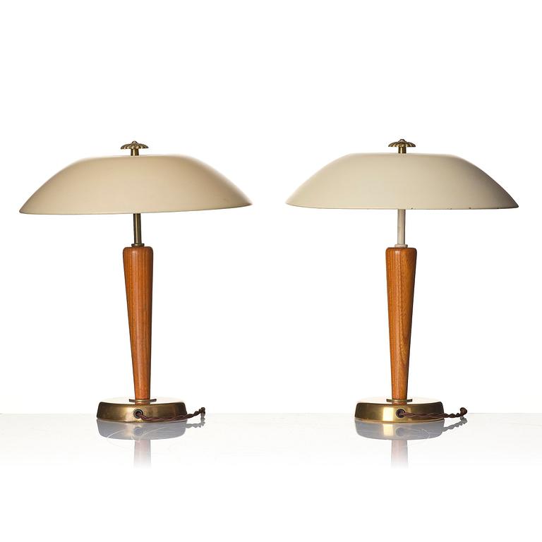 Bertil Brisborg, a set of two table lamps model "30330", Nordiska Kompaniet, 1940s.