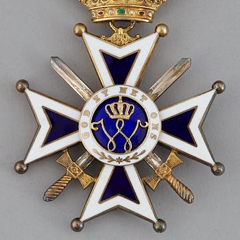 ORDER OF THE ORANJE-NASSAU, the Netherlands, a Commanders cross, Military division, in case.