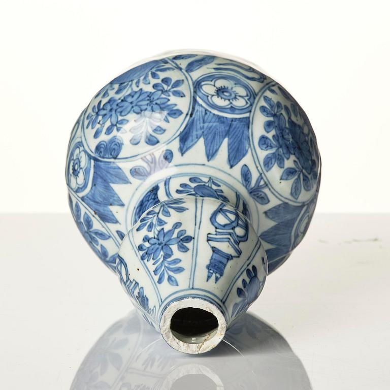 A blue and white 'flying horses' vase, Ming dynasty, Wanli (1572-1620).