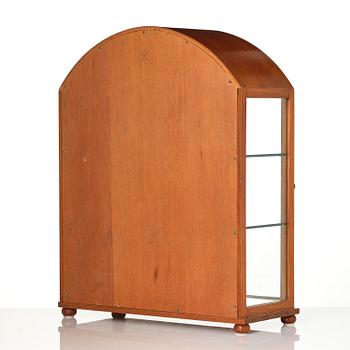 Josef Frank, bordsvitrin, modell B 2070, Firma Svenskt Tenn, före 1985.
