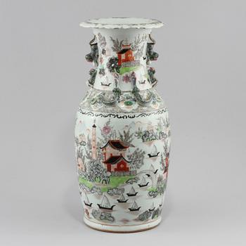 VAS, porslin, Kina, 1900-talets början.