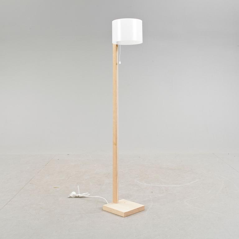 GOLVLAMPA, Uno & Östen Kristiansson, Luxus, Formgiven 1970.