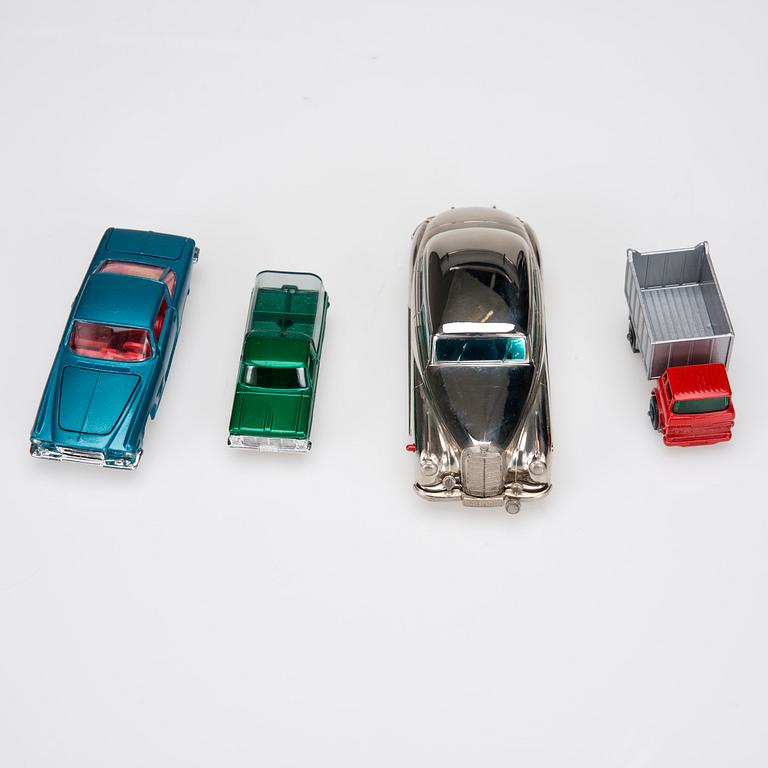 LEKSAKSBILAR i original kartong, 4 st, metall, Storbritannien och Tyskland, 1950-60-tal.